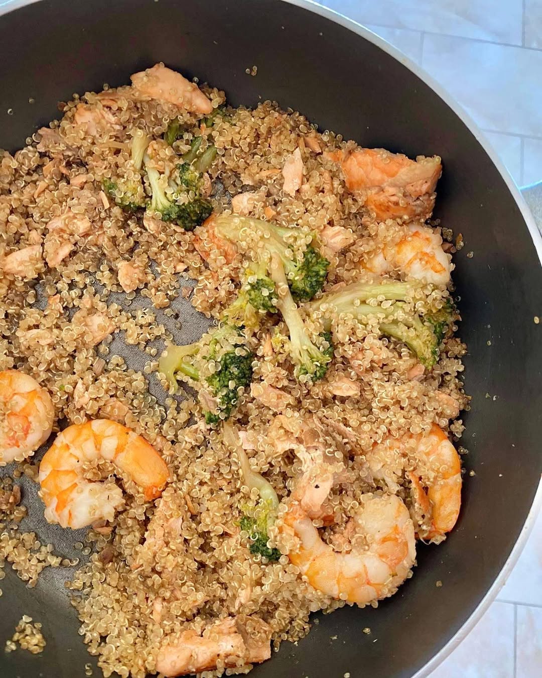 Garlic Shrimp and Quinoa Bowl