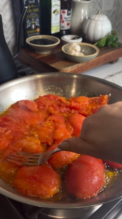 Mashing tomatoes after peeling