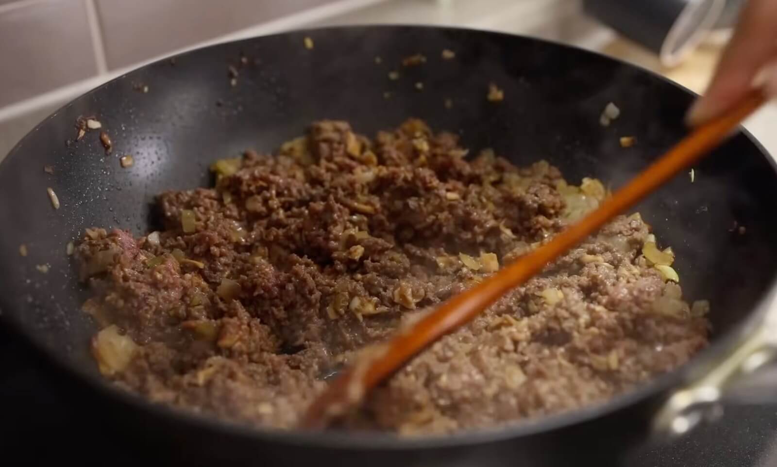 Browning the Seasoned Ground Beef
