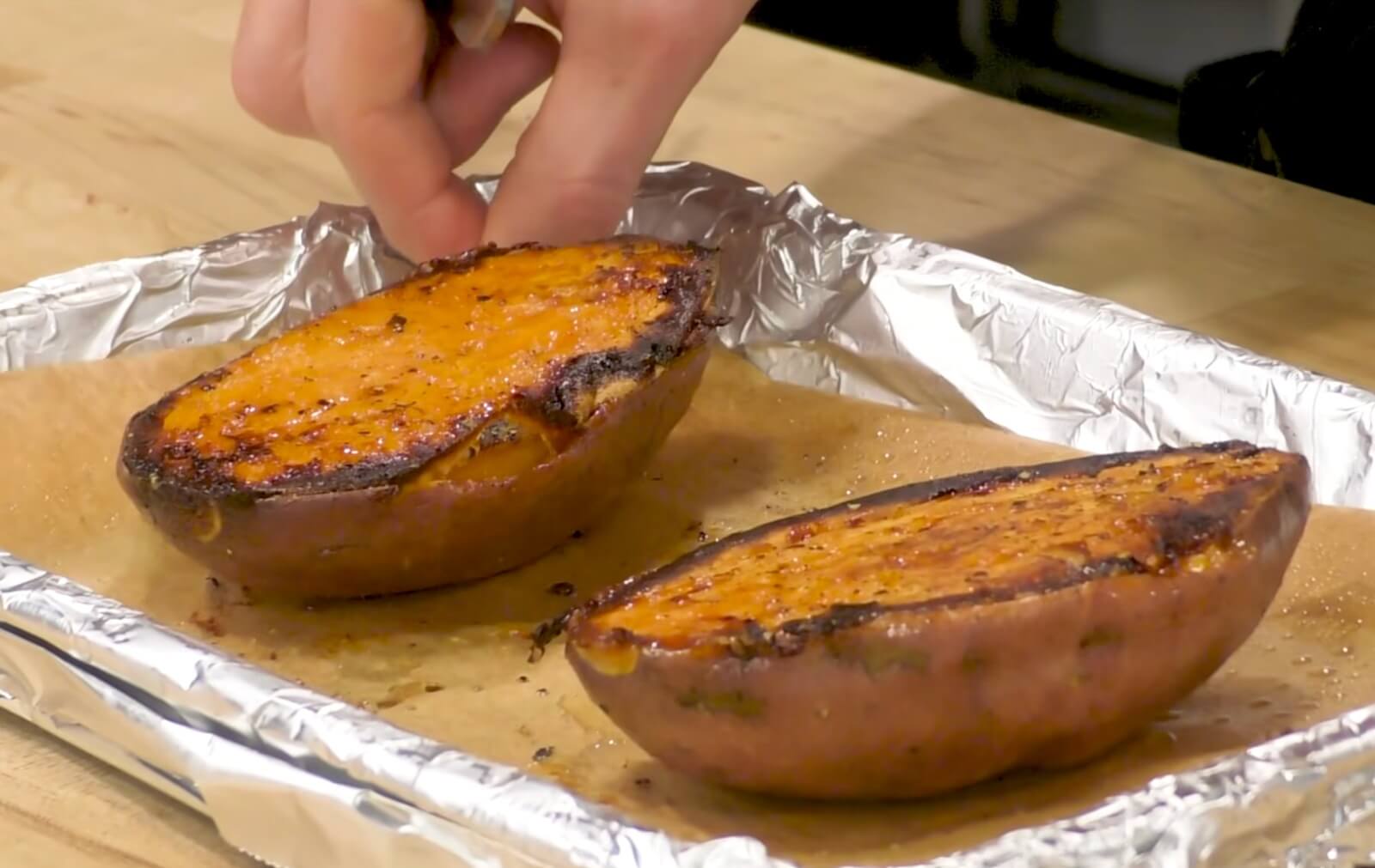 Roasted sweet potatoes with caramelized edges
